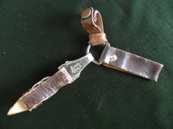 Three Piece Hanger for SA Dagger (#28612)